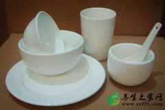 家里的餐具如何消毒_三种家用餐具的消毒方法