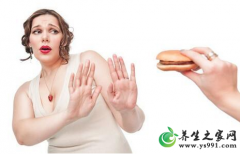 过度节食引发闭经怎么办_节食减肥闭经怎么恢复月经