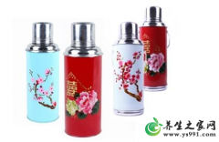 警惕老年人水瓶里的“杀手”_暖瓶里的水垢如何清除