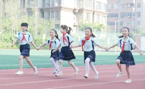 孩子容易自满怎么办？孩子有点成绩就自满如何改变？