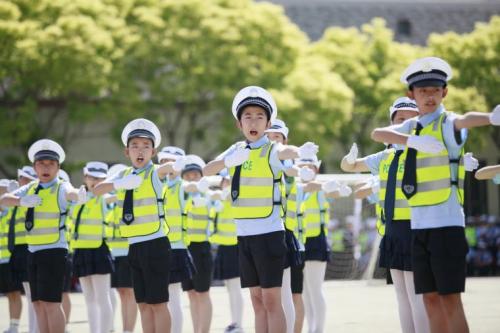 孩子性格内向、不善言谈,且语言表达能力较差怎么办？