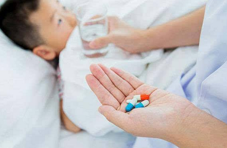 造成不合理用药的因素有哪些？有什么影响？