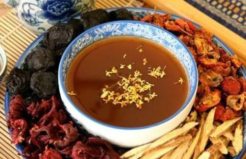 刘渡舟血府逐瘀汤/通气散治疗尾骨疼痛(骶骨骨裂)医案经验