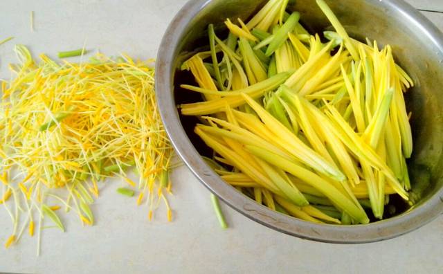 小儿贫血吃什么食物和菜好？食疗偏方、饮食禁忌与注意事项