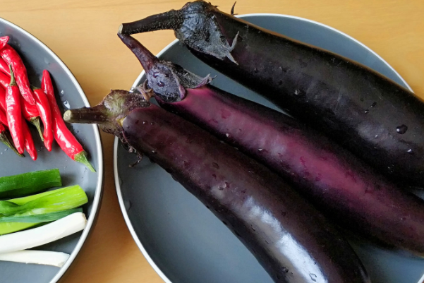 茄子的食疗作用与保健功效禁忌_茄子养生吃法做法食谱