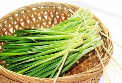 韭菜的营养价值与食用禁忌_韭菜的营养成分与性征用法