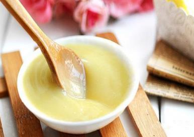 蜂乳的营养价值与食用禁忌_蜂乳的营养成分与性征用法