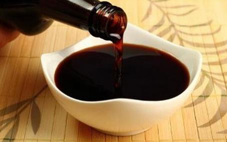 酱油的营养价值与食用禁忌_酱油的营养成分与性征用法