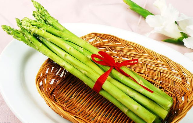 芦笋的作用与功效价值_芦笋的药用价值、吃法与食疗方