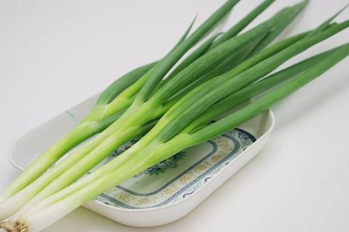 大葱不能和什么一起同吃？与相宜相克的食物有哪些