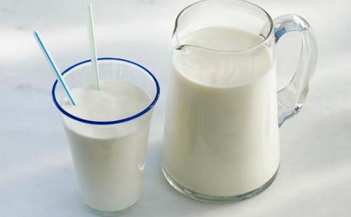 牛奶不能和什么一起同吃？与牛奶相宜相克的食物有哪些