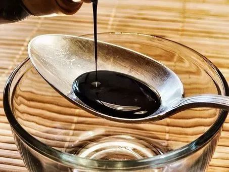 酱油不能和什么一起同吃？与酱油相宜相克的食物有哪些