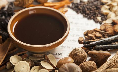 高爱芝抑骨止痛散治疗腰椎骨质增生医案