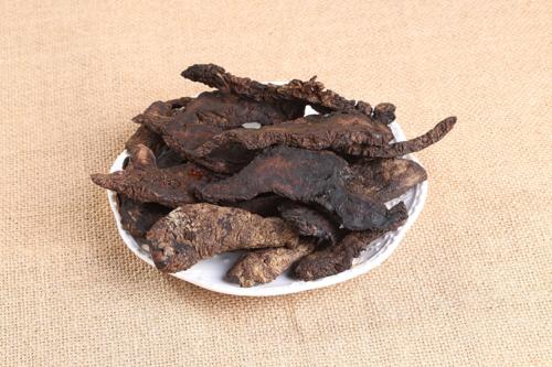 吕同杰清咽解毒汤治疗慢性咽炎医案