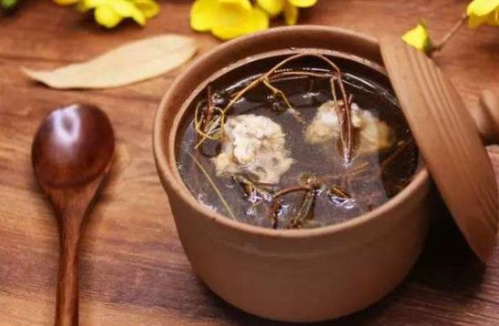 韩学杰清肝利湿解毒汤治疗急性肝炎医案