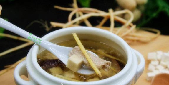 吉良晨理脾愈疡汤治疗消化性溃疡医案