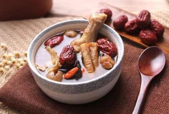 袁绍文养阴活血汤治疗白癜风医案