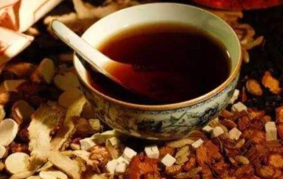 谢文英当归饮子加味治疗白癜风医案