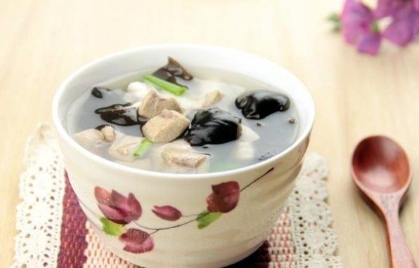 宋述财扶元养荣汤治疗斑秃医案