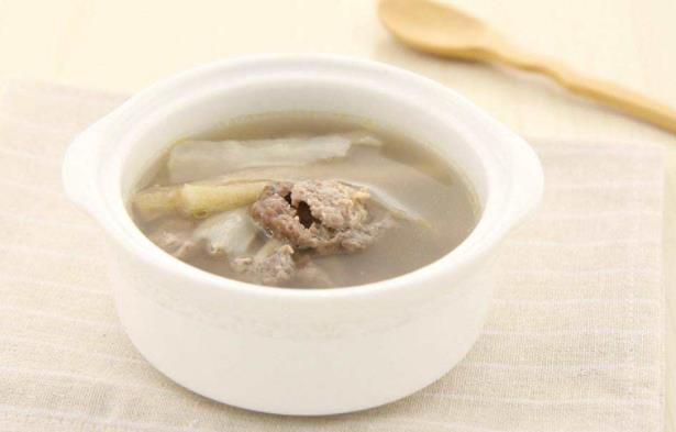 胡春明生养固发汤治疗斑秃医案