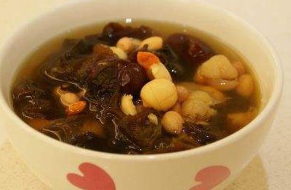 成同深退斑汤治疗黄褐斑医案