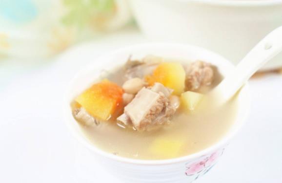 王巧霞银蛇解毒汤治疗神经性皮炎医案