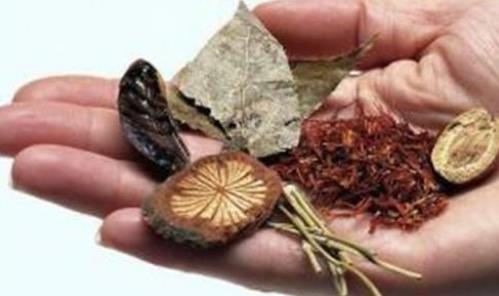 血塞通胶囊的功效与作用_禁忌人群与用法用量