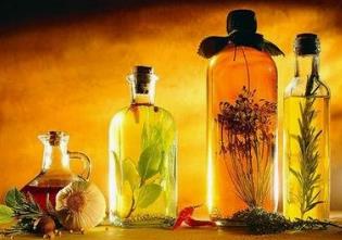 金樱子酒《常用养身中药》的作用功效、组成配方与制法禁忌