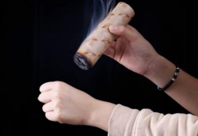 青光眼艾灸哪里效果最好？艾灸治疗穴位与方法