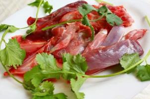 鹧鸪肉的功效与作用禁忌_鹧鸪肉禁忌人群与注意事项