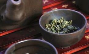 枸杞叶泡水喝的作用与功效好处、用量_与什么一起泡茶比较好