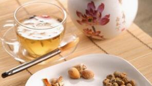 益母草花泡水喝的作用与功效好处、用量_与什么一起泡茶比较好