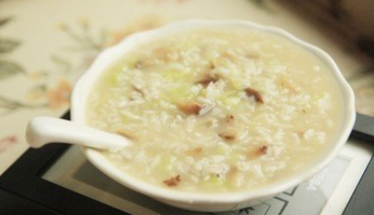 鸡汁粥的作用功效与做法_鸡汁粥的禁忌与注意事项
