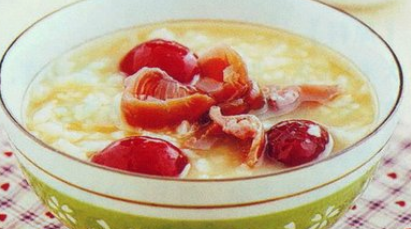 龙眼肉粥的作用功效与做法_龙眼肉粥的禁忌与注意事项