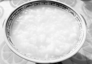 栀子仁粥的作用功效与做法_栀子仁粥的禁忌与注意事项