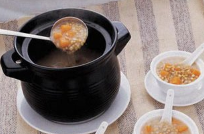 赤小豆粥的作用功效与做法_赤小豆粥的禁忌与注意事项
