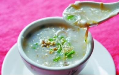 枇杷叶粥的作用功效与做法_枇杷叶粥的禁忌与注意事项