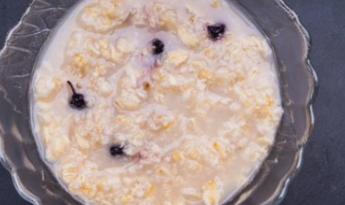 菠菜粥的作用功效与做法_菠菜粥的禁忌与注意事项