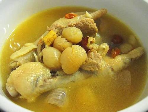 桂圆童子鸡的作用功效与做法_桂圆童子鸡怎么做