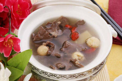 柏子仁炖猪心的作用功效与做法_柏子仁炖猪心怎么做