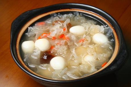 茯苓银耳鸽蛋汤的作用功效与做法_茯苓银耳鸽蛋汤怎么做