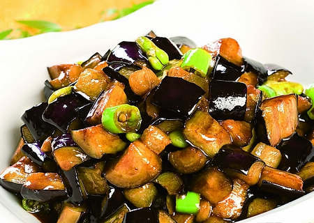 大蒜烧茄子的作用功效与做法_大蒜烧茄子怎么做