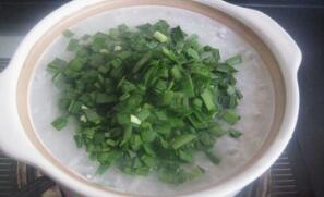 韭菜粥的适用与禁忌人群_哪些人适合吃 功能主治与作用功效