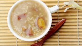 柿饼粥的适用与禁忌人群_哪些人适合吃 功能主治与作用功效