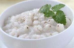 茯苓粉粥的适用与禁忌人群_哪些人适合吃 功能主治与作用功效