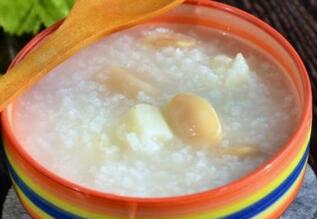 白扁豆粥的适用与禁忌人群_哪些人适合吃 功能主治与作用功效