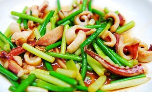 黄瓜拌鱿鱼丝的作用与功效、做法-养肝护肝功效与营养价值