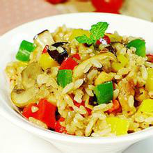 凤尾菇鸡肉炒饭三高高血压能吃吗？作用与功效、做法、营养价值