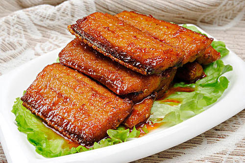 荸荠木耳煲带鱼三高高血压能吃吗？作用与功效、做法、营养价值