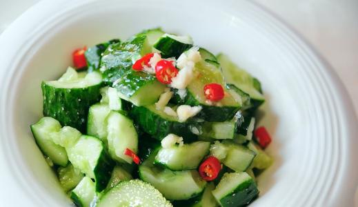 清拌黄瓜片三高高血压能吃吗？作用与功效、做法、营养价值